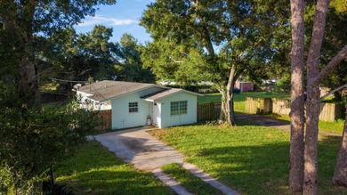 Unique opportunity to own a secluded property in the heart of - photo 1