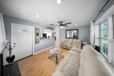 Unique opportunity to own a secluded property in the heart of - photo 4