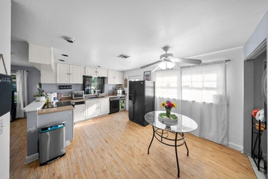 Unique opportunity to own a secluded property in the heart of - photo 8