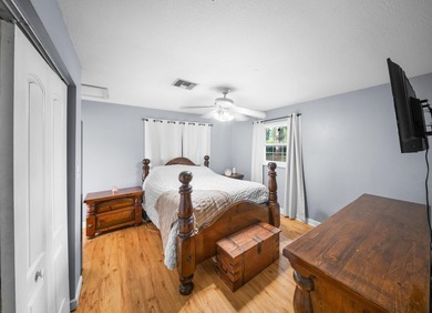Unique opportunity to own a secluded property in the heart of - photo 10