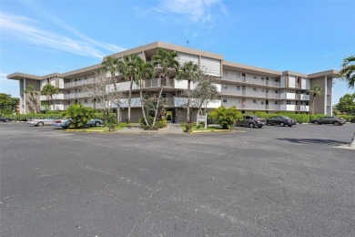 Lake Condo For Sale in Lauderdale Lakes, Florida