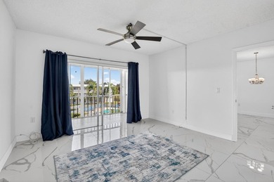 Enjoy relaxed South Florida living in this 1-bedroom, 1.5-bath - photo 2