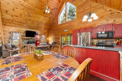 This charming 3-bedroom, 3-bathroom log cabin offers 1,310 sq ft - photo 13