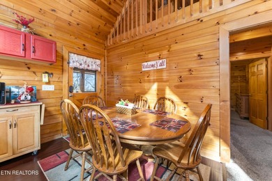 This charming 3-bedroom, 3-bathroom log cabin offers 1,310 sq ft - photo 14