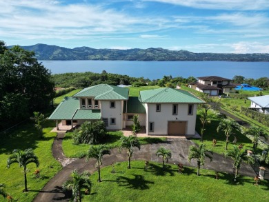 Lake Home For Sale in Nuevo Arenal,