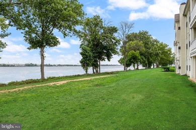 Beautiful 2-bedroom, 2.5-bath townhome located in a highly - photo 22