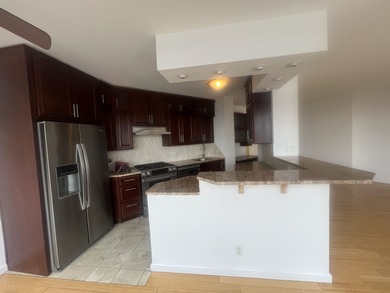 BRIGHT AND SUNNY,TASTEFULLY RE-IMAGINED OPEN-PLAN ONE BEDRM/1.5