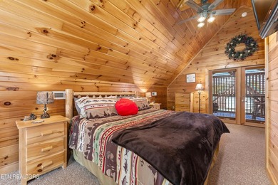 This charming 3-bedroom, 3-bathroom log cabin offers 1,310 sq ft - photo 25