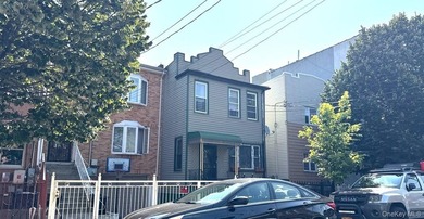 This Duplex Style Home Features 5 Bedrooms, 2 Full Baths, 2 Eat - photo 2