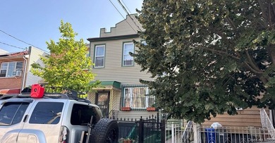 This Duplex Style Home Features 5 Bedrooms, 2 Full Baths, 2 Eat - photo 3