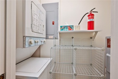 Welcome to the Village of Shadyside. One bedroom large luxury - photo 11