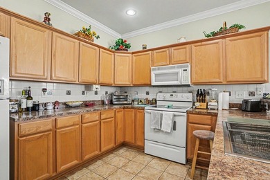 Welcome to this beautifully maintained and fully furnished - photo 15
