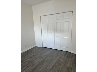 Investor friendly first floor unit! Currently vacant and ready - photo 10