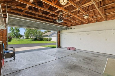 Welcome to this beautifully maintained and fully furnished - photo 27