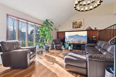 Welcome to 14 Fairview, a beautifully maintained Split level - photo 5