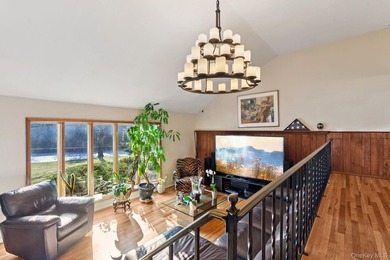 Welcome to 14 Fairview, a beautifully maintained Split level - photo 7