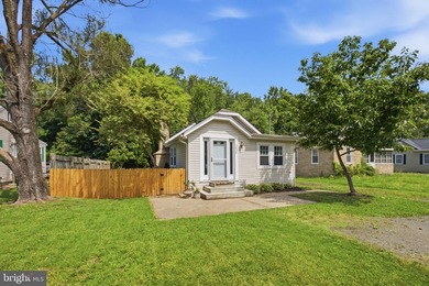 Come see this exquisite cottage-style home offers a perfect - photo 2