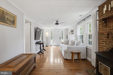 Come see this exquisite cottage-style home offers a perfect - photo 8