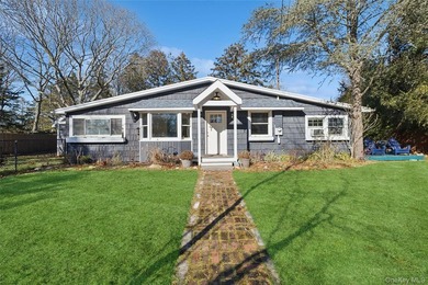 Welcome to this hidden gem nestled in the heart of Hampton Bays! - photo 2