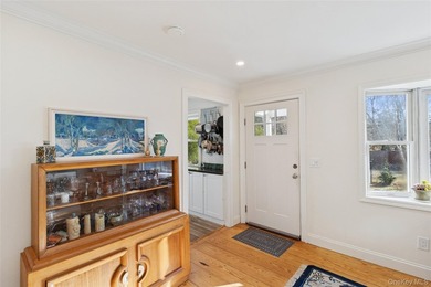Welcome to this hidden gem nestled in the heart of Hampton Bays! - photo 5