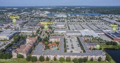 Beautiful corner end unit in desirable Esplanade at Town Center - photo 2