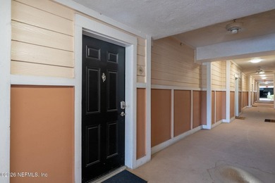 Beautiful corner end unit in desirable Esplanade at Town Center - photo 4