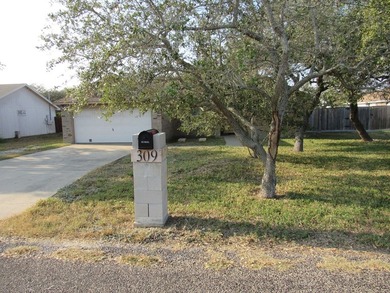 Investors, solid brick home great for long term investment. 3 - photo 4