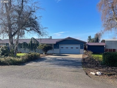 McKenzie River  Home For Sale in Springfield Oregon