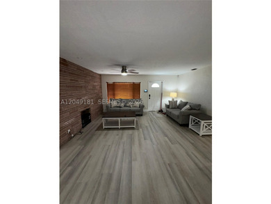 This fully updated Single Family 3 Bedroom 2 Bathroom property - photo 4