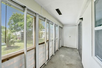 Beautifully updated 2-bed/1.5-bath condo minutes from the beach - photo 44