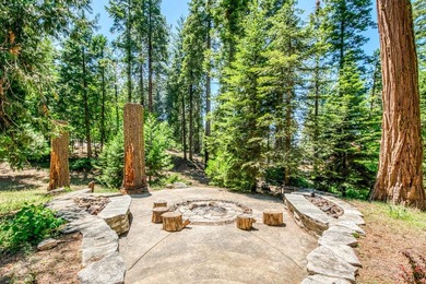 Welcome to this great family cabin with an attached 2 car garage - photo 2