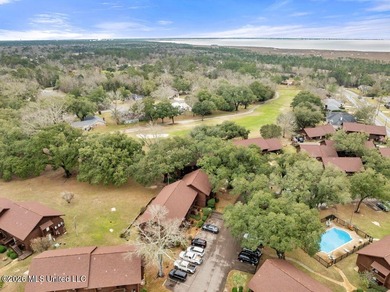 Comfortable Molokai Village condo in Building D featuring an - photo 3
