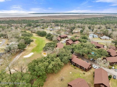 Comfortable Molokai Village condo in Building D featuring an - photo 4