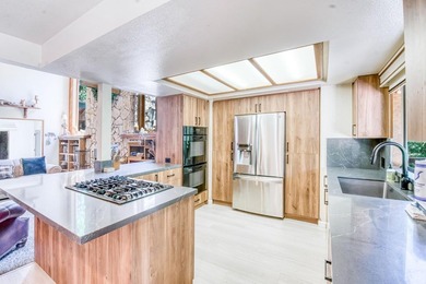 Welcome to this great family cabin with an attached 2 car garage - photo 9