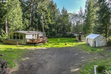 Surrounded with lush trees and shrubs in a beautiful deep - photo 4
