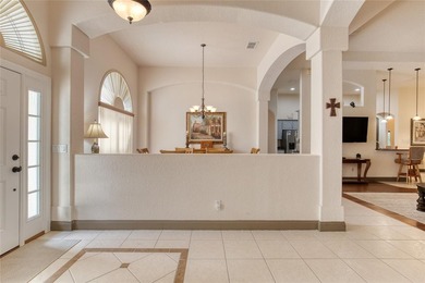 Under contract-accepting backup offers. Meticulously maintained - photo 6