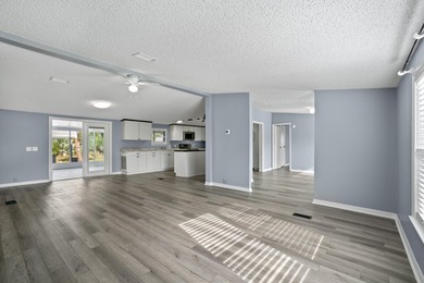 Priced to sell! Move in ready 3/2 home, 1,848 sq ft of - photo 1