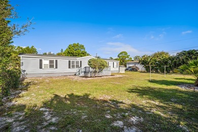 Priced to sell! Move in ready 3/2 home, 1,848 sq ft of - photo 2