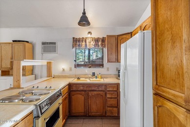 Escape to the cool pines and enjoy the perfect mountain retreat - photo 8