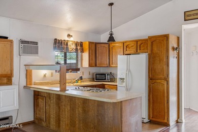 Escape to the cool pines and enjoy the perfect mountain retreat - photo 10