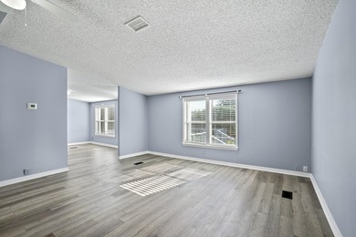Priced to sell! Move in ready 3/2 home, 1,848 sq ft of - photo 10