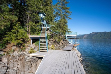 Tucked into the heart of iconic Bayview on the shores of - photo 16