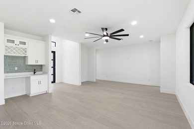 Move-in ready and perfectly positioned on a desirable CORNER LOT - photo 17