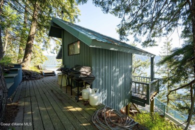 Tucked into the heart of iconic Bayview on the shores of - photo 19