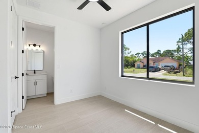 Move-in ready and perfectly positioned on a desirable CORNER LOT - photo 23