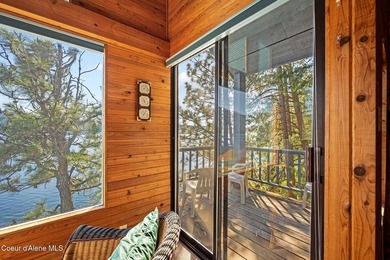 Tucked into the heart of iconic Bayview on the shores of - photo 28
