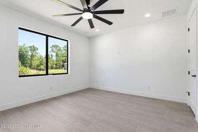 Move-in ready and perfectly positioned on a desirable CORNER LOT - photo 30