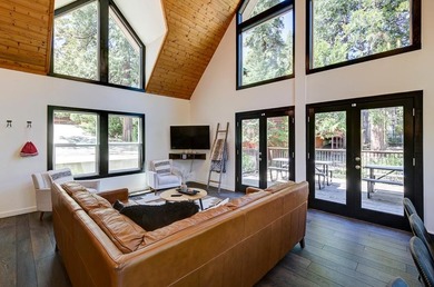 Exceptional mountain living in Ockenden Ranch! This beautifully - photo 10