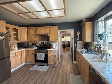 Set on approximately 10 rare acres of mostly flat to gently - photo 6