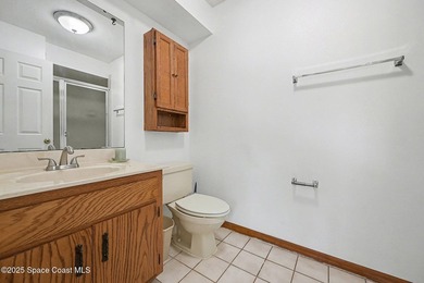 ***Motivated seller says bring offers*** This charming 4 bed / 4 - photo 12